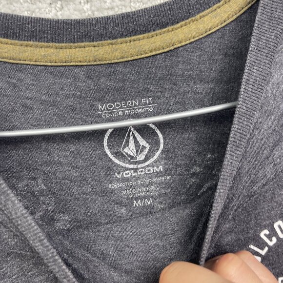 Y2K Volcom Men's Shirt Size M Grey Short Sleeve Crew Neck Skater Graphic Tee - Picture 7 of 10